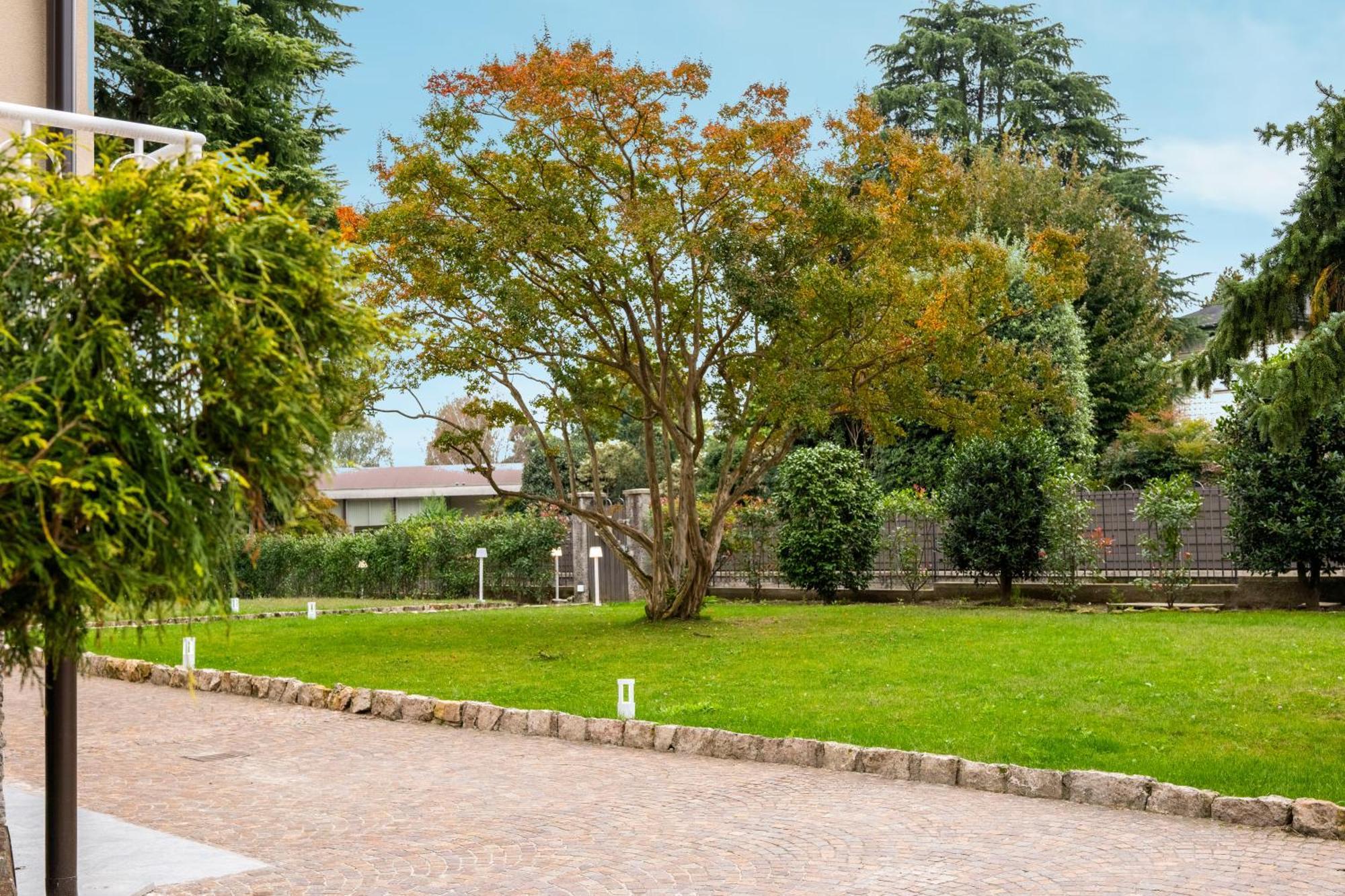 Villa Marchese Lake Maggiore Сомма-Ломбардо Екстер'єр фото