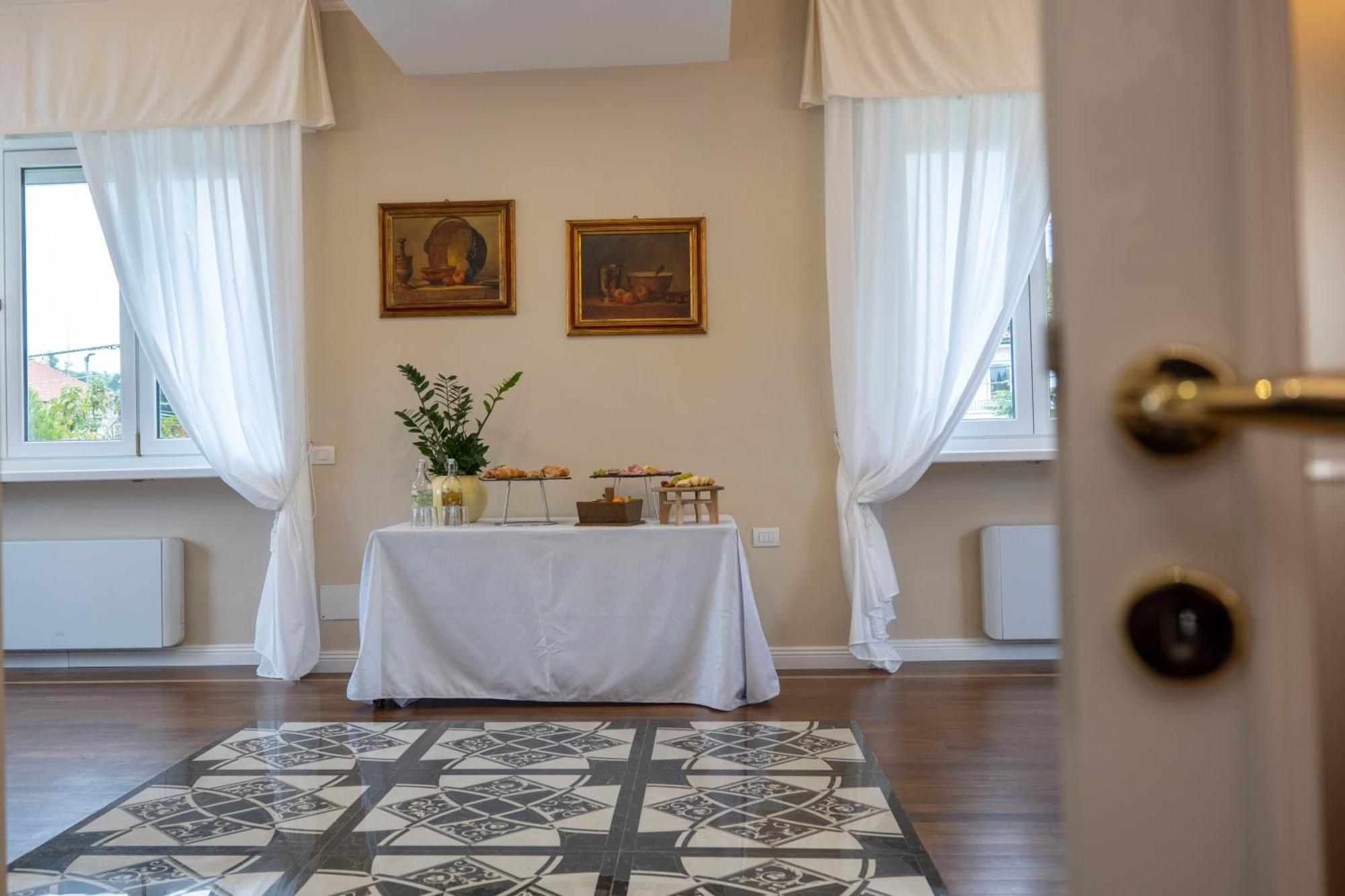 Villa Marchese Lake Maggiore Сомма-Ломбардо Екстер'єр фото